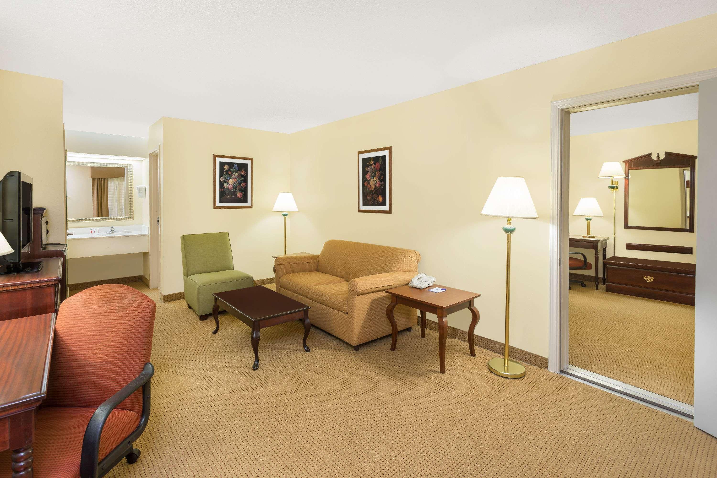 Baymont By Wyndham Griffin Exterior foto